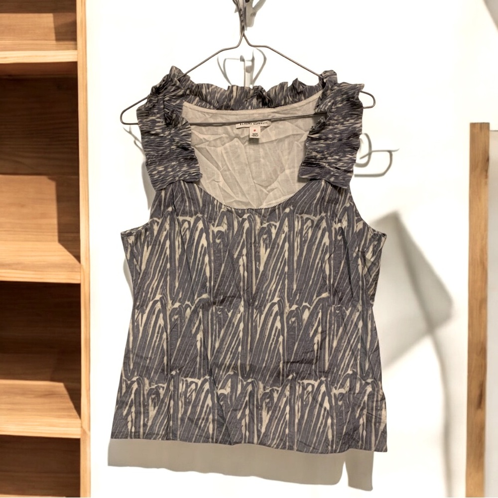 Woman’s Banana Republic Grey Ruffled Blouse